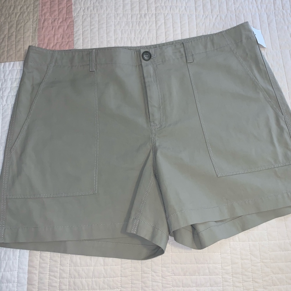 Nordstrom Signature Shorts tan‎ NWT